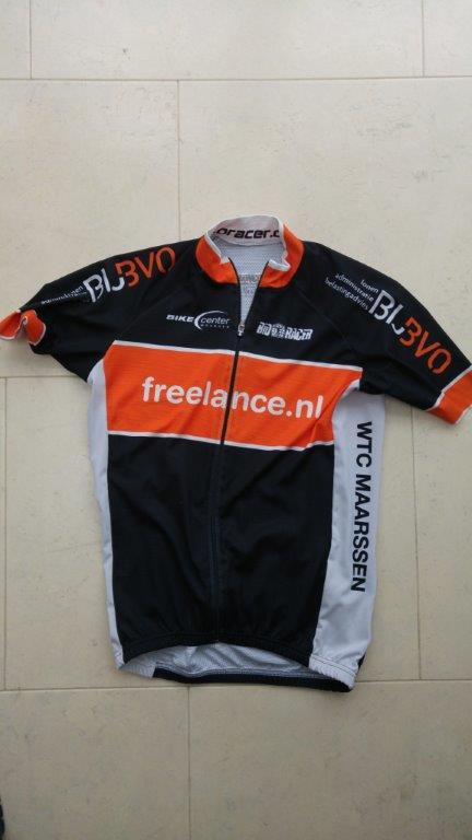 Je bekijkt nu Clubkleding bestellen