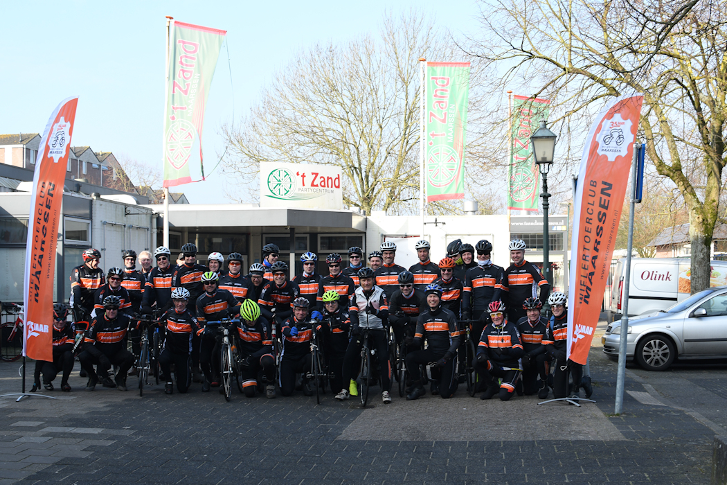 Je bekijkt nu Nagenieten van openingsrit